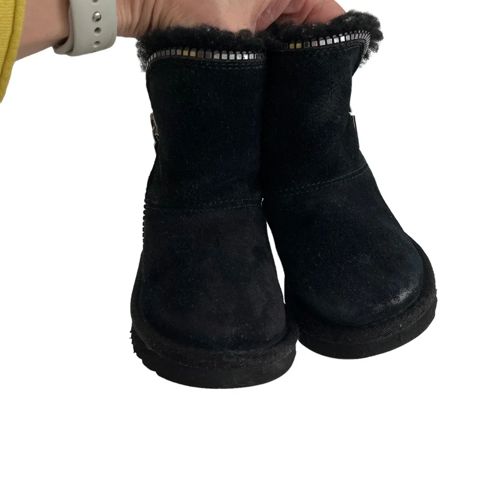 Ugg Florence Black Zipper Winter Snow Boots Baby Girl size 6